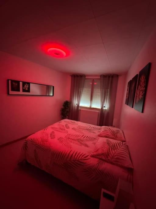 Luxury Room - Havre De Paix Avec Jacuzzi Prive Bar-le-Duc Exterior photo